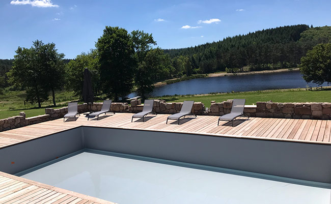 Piscine et activités à Sornac les annouillards, gîte et maison d'hôtes